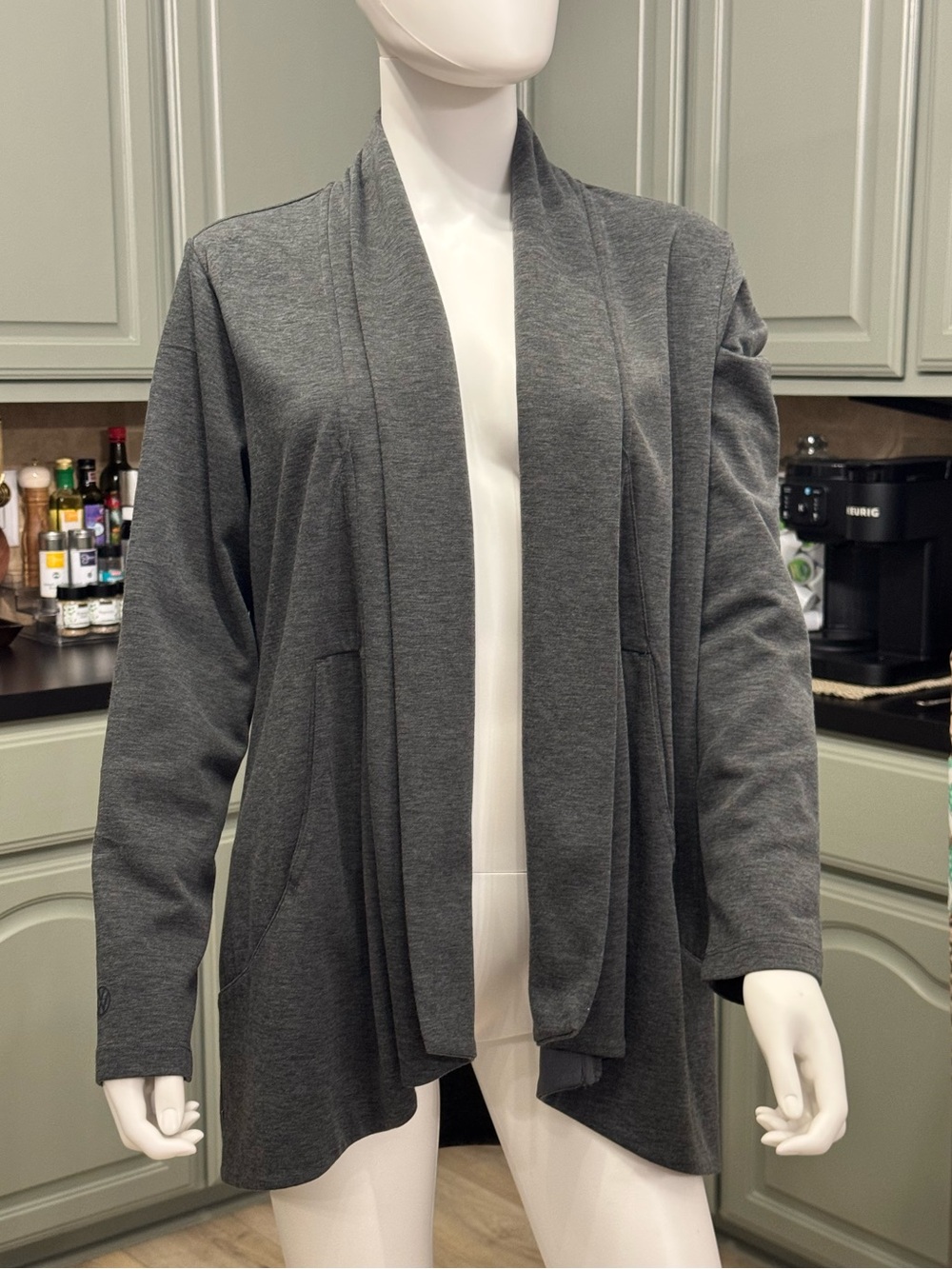 NWT 𝙀𝙡𝙚𝙫𝙖𝙩𝙚 Equinox Knit Blazer Women’s M Heather Dark Charcoal Wool Blend
